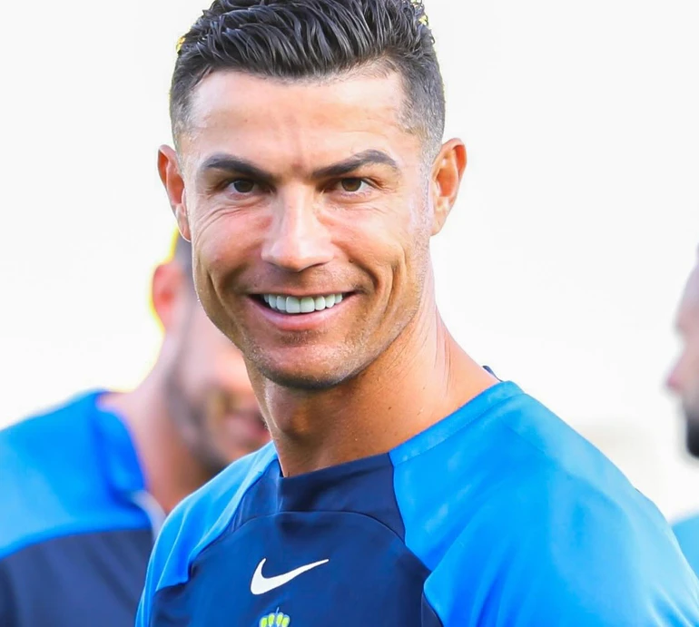 Тато вас дуже любить: Роналду в день 7-річчя двійнят замилував фото з ними