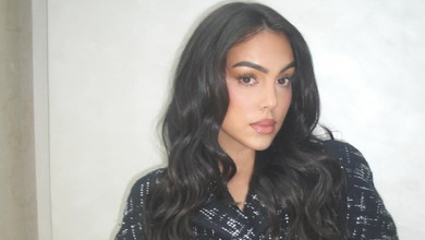 Наречена Роналду у топі й лосинах спокусливо повигиналася в інфрачервоній сауні. Фото