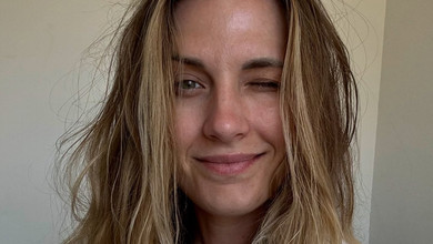 Насолоджуватися моментом: Харлан показала обійми і цілунки коханого на заході сонця