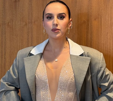 Ескімосам привіт: Джамала у купальнику та теплій шапці показалася у кріокамері при -85 градусів