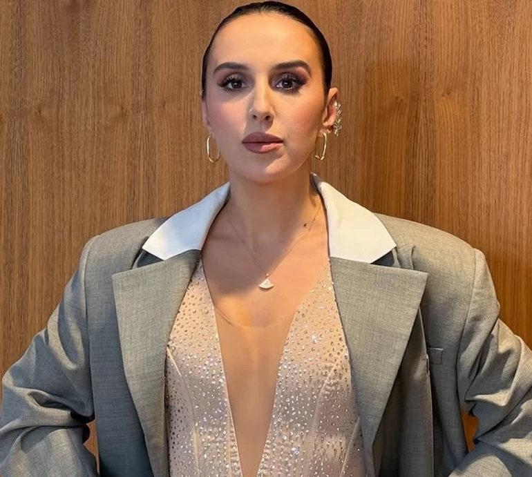 Ескімосам привіт: Джамала у купальнику та теплій шапці показалася у кріокамері при -85 градусів