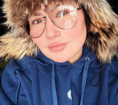 Мозгова в мережі похвалилася оновленою стрижкою. Фото