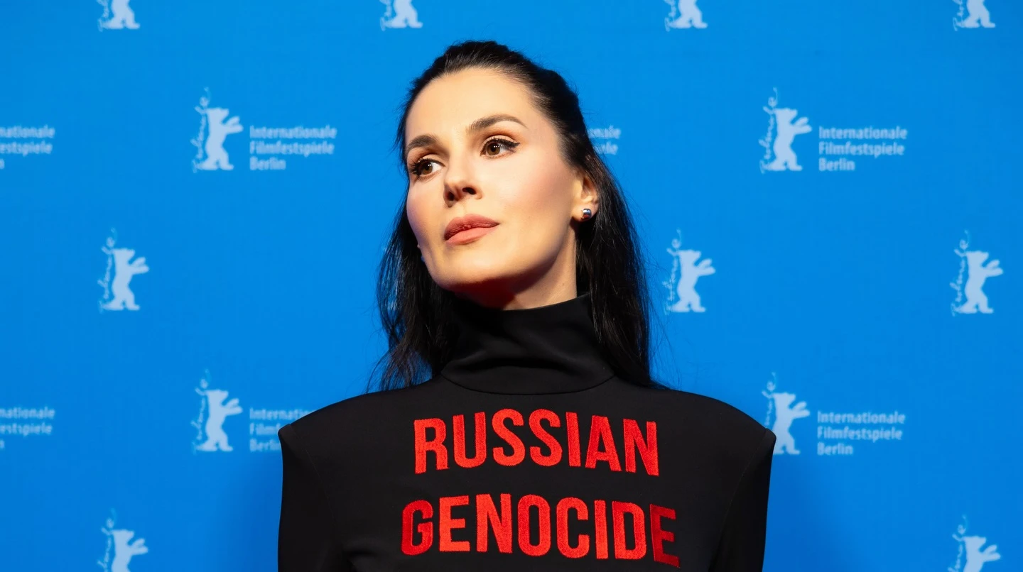 Геноцид росіян через тіло: Єфросиніна на хіднику Берлінале з'явилася в сукні з гострим меседжем світу