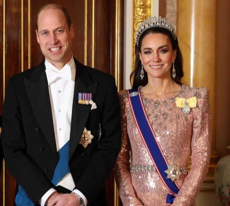 Від нашої родини - вашій: принц Вільям і Кейт привітали з Різдвом, поділившись кумедним фото своїх дітей