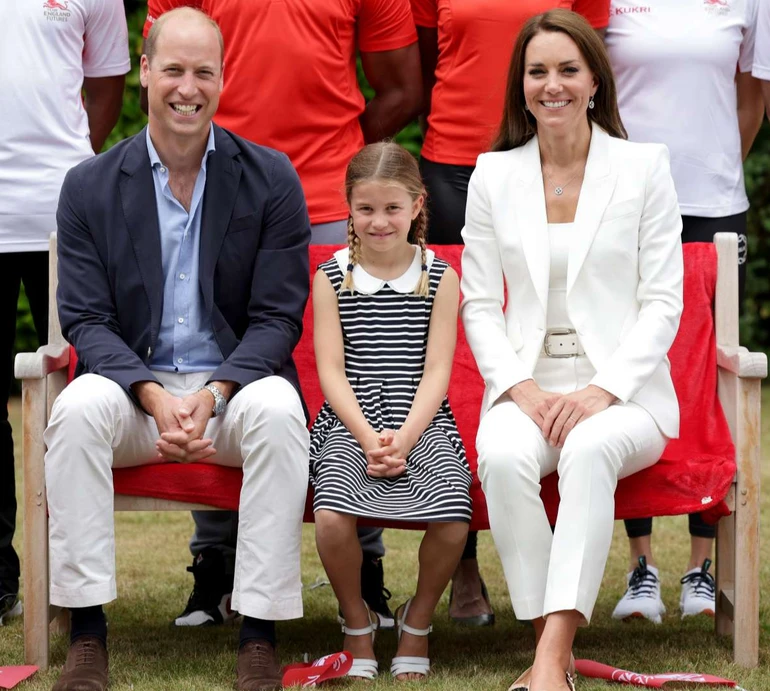 Принцеса-іменинниця: палац привітав Шарлотту Вельську, якій виповнилося 10. Фото