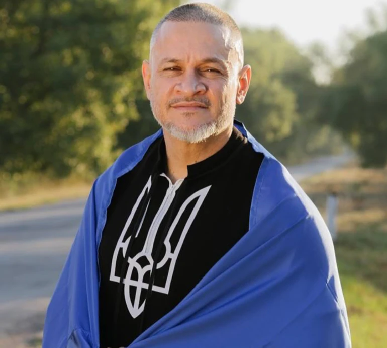 Більше не можу сидіти вдома: Ектор Хіменес-Браво у військовій формі оголосив, що став частиною армії