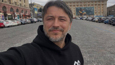 Притула привів старших дітей на популярну виставку і заселфився з дружиною на тлі колосся