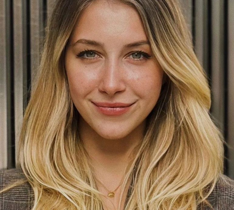 Донька Єгорової розповіла, чи спілкується з матір'ю, про життя у Нью-Йорку та чи повернеться в Україну