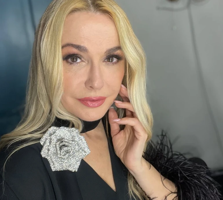 Сумська публічно привітала з 34-річчям дочку, яка живе у Москві. Відео