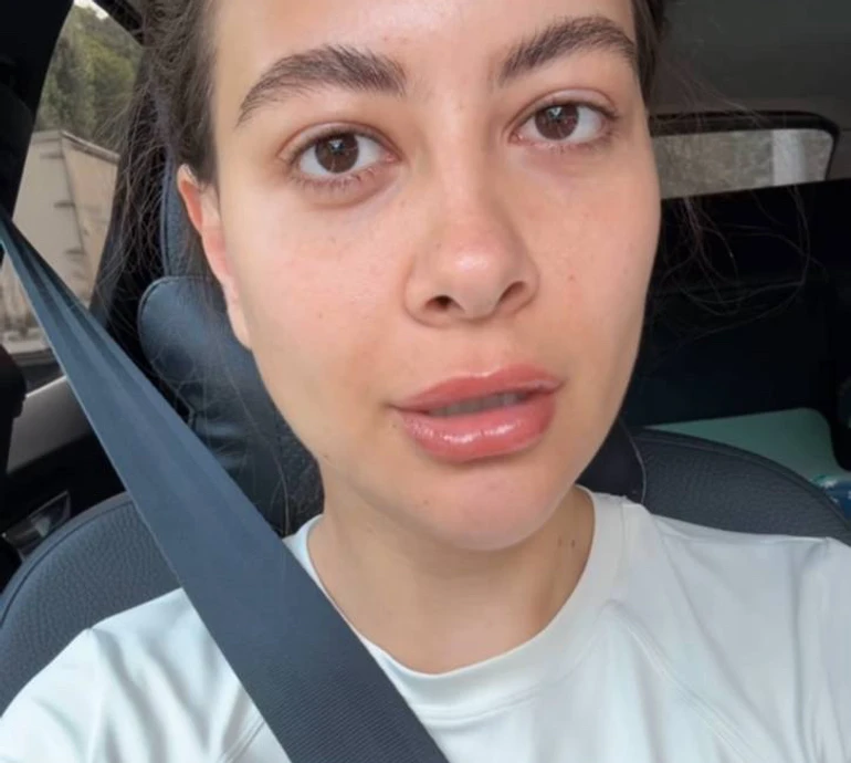 Спортсменка на масі: Раміна у спортлуці показала, як освітлення може впливати на вигляд її тіла. Фото