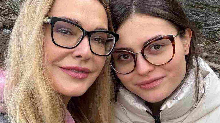 Моя друга мама: донька Сумської тепло висловилася про старшу сестру в Москві та розповіла, як давно вони з нею бачилися