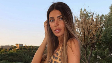 Кішечка: дружина Яремчука захопила підписників своїм струнким тілом у леопардовому бікіні