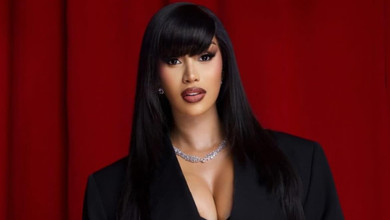 Cardi B стала мамою втретє і показала немовля на руках у (екс)чоловіка. Фото