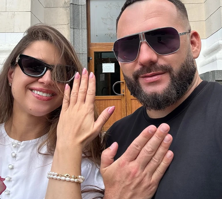 З малюком домовилися: ексдружина DziDzio напередодні пологів встигла вийти заміж за коханого. Фото