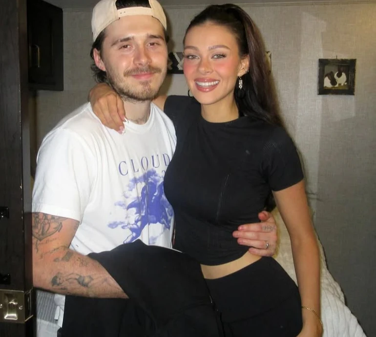 Син Бекхемів показався на вечірці свого тестя після того, як не з'явився на ювілеї батька. Фото