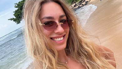 Шульгіна у бікіні позасмагала з донькою, хизуючись підсушеним тілом