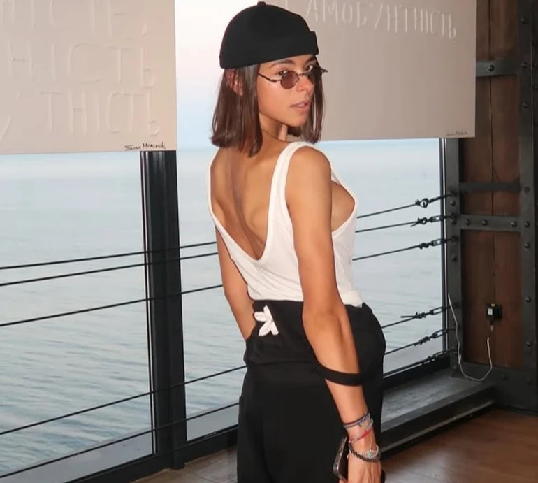 Морозюк заінтригувала відео із загадковим чоловіком