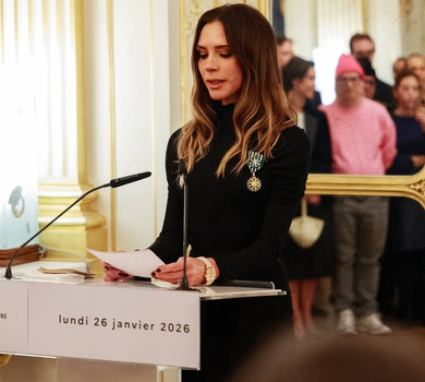 Молодші сини з коханими, дочка та чоловік підтримали Вікторію Бекхем під час отримання медалі у Парижі. Фото