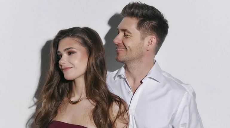 Остапчук зацілував дружину на романтичних фото у Венеції