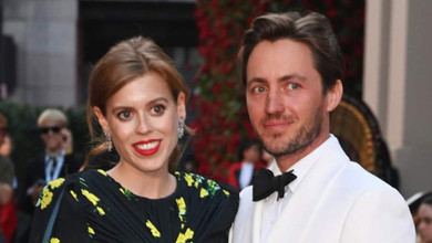 Принцеса Беатріс із дочками, чоловіком та пасинком вийшла вітати переможниць Євро-2025. Фото