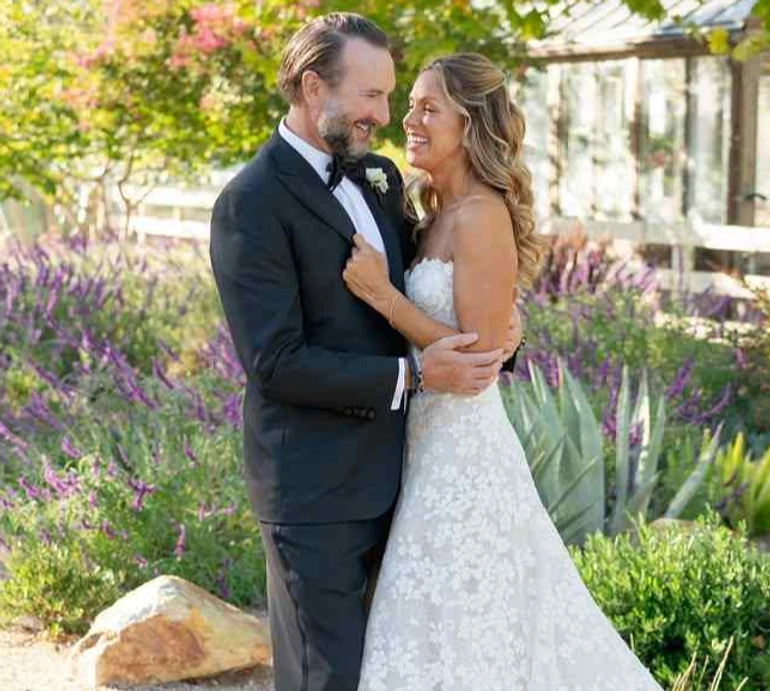 Через 1,5 року після розлучення: ексдружина Костнера вийшла заміж за його колишнього друга. Фото