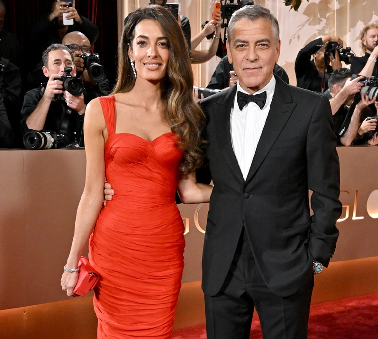 Ефектні Клуні, грайливі Дженнер і Шаламе та стильні Куніс і Кутчер: зіркові пари на Золотому глобусі 2026