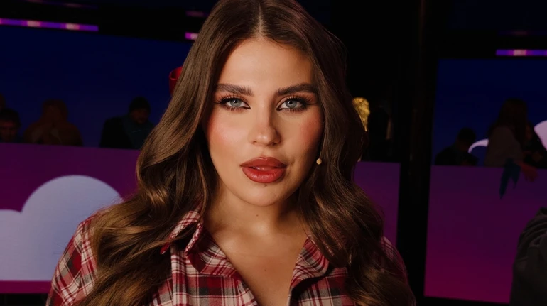 Зміни в житті: Заріцька оголила талію з новим тату, яке їй робили 8 годин