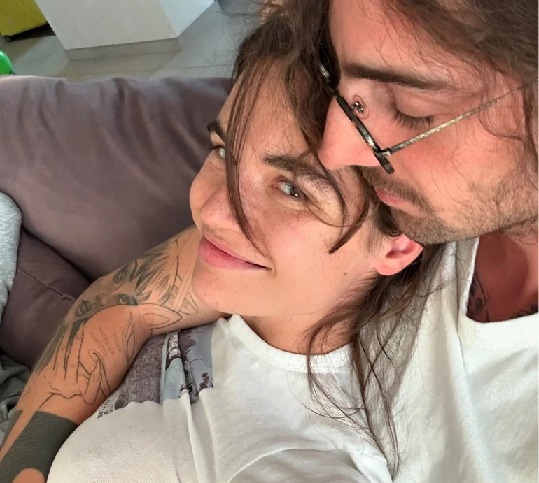 Покохав не лише мене, а нас трьох: Кацуріна публічно подякувала Дантесу та показалася в його обіймах