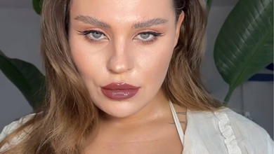 Розпашіла Заріцька без мейку та з глибоким декольте назвала ознаку хорошого тренування