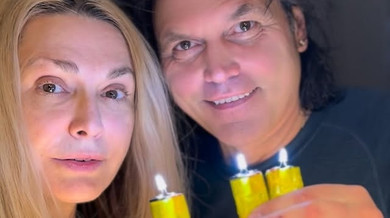 Коштує копійки: Сумська і Борисюк показали, як змайструвати світильник із батарейок. Відео