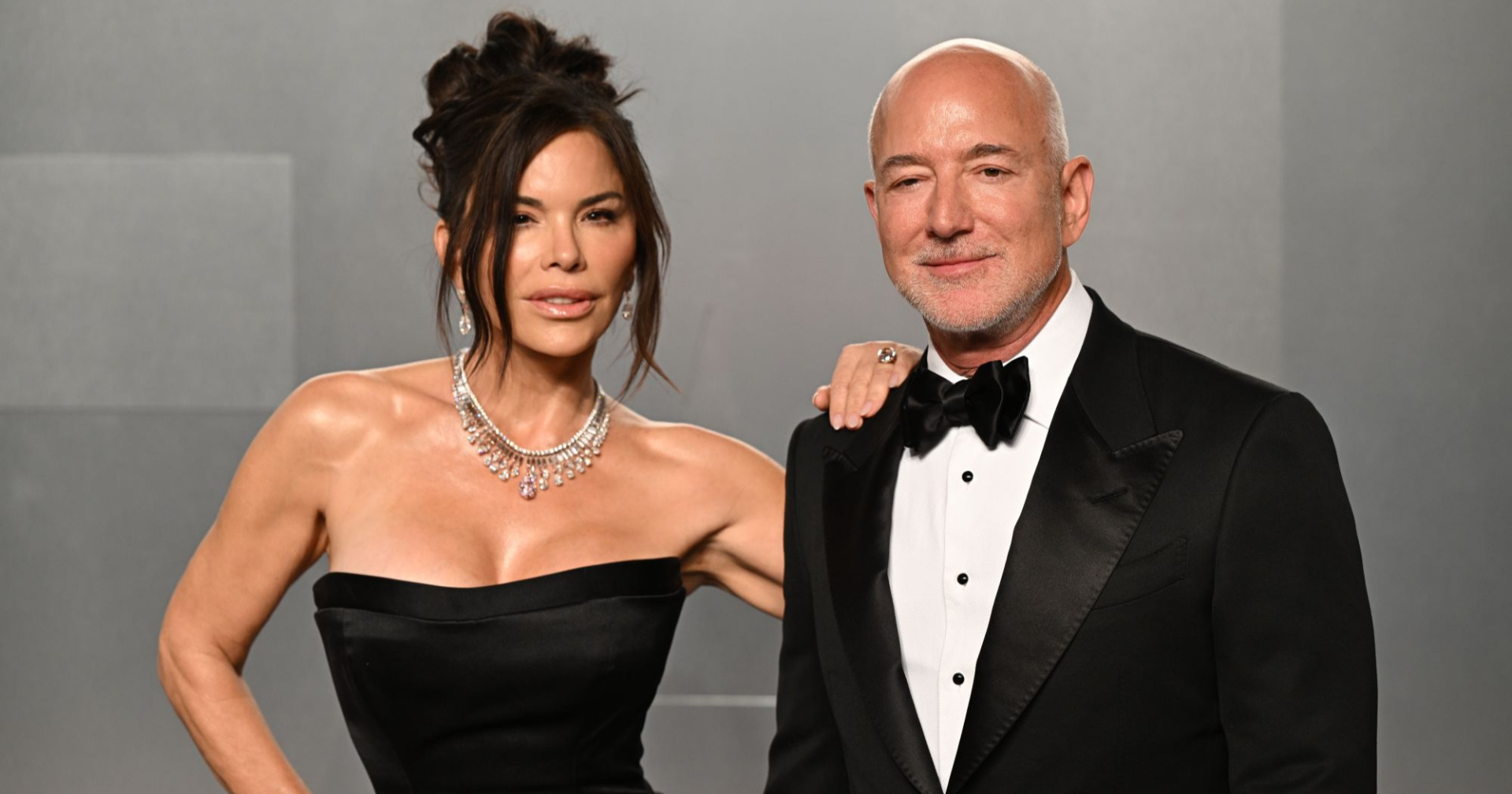 Дружина Джеффа Безоса з нагоди "Оскара" вигуляла дві ошатні чорні сукні - фото