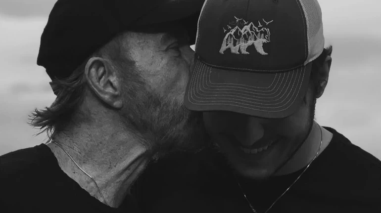 Завжди сумуватиму за тобою: син Чака Норріса розчулив мережу фото з покійним батьком та щемливим зверненням до нього