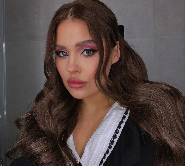 Заріцька у день народження нареченого показала його з гантелями та милого і пухнастого