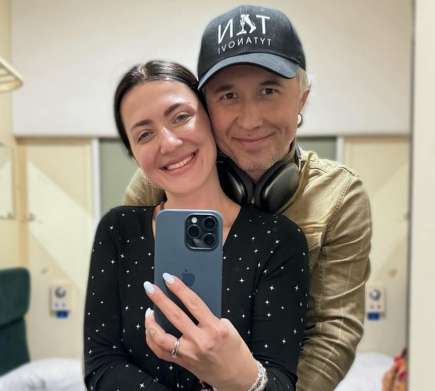 Спільне фото з дітьми, які не фоткаються: Бабкіни з особливої нагоди постали перед камерою