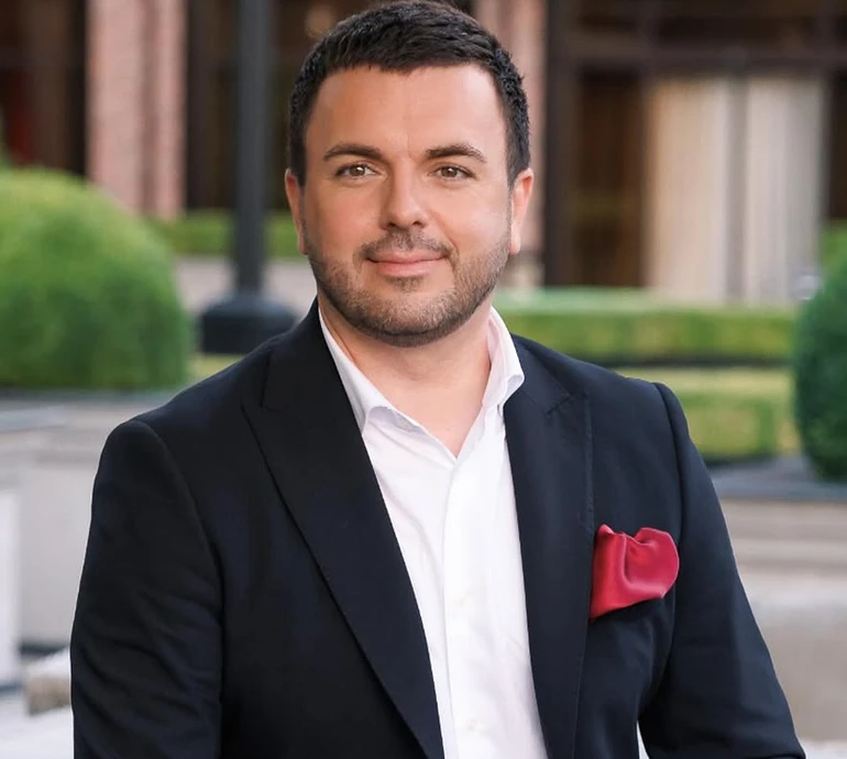 Всі заслуговують бути щасливими: Решетнік розповів, як ставиться до ЛГБТ сімей та за якими принципами виховує трьох своїх синів