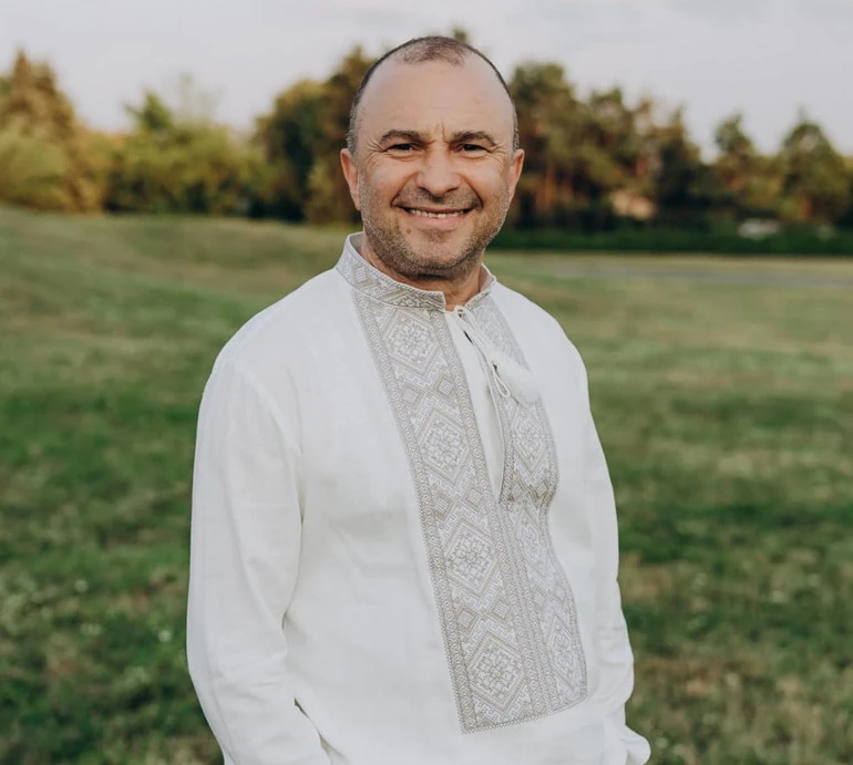 Помаленьку привчаю: Павлік показався на мотоциклі з майже 4-річним синочком