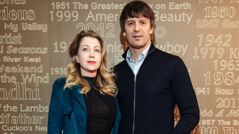 Шовковський із коханою, Сумська з донькою і Борисюком та Решетніки попозували на прем'єрі Диявол носить Prada 2