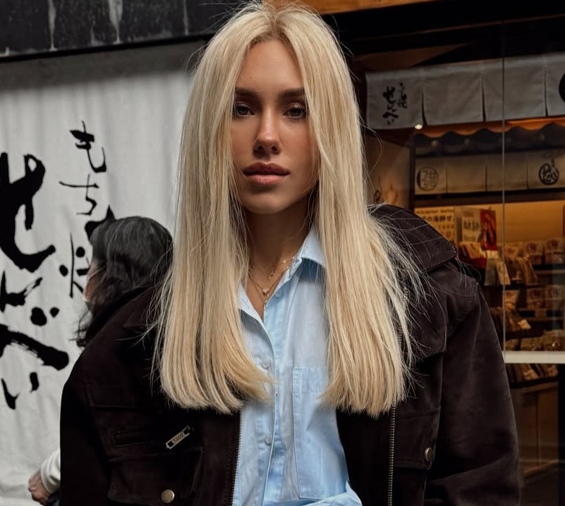 Бражко поцілував Квіткову та розчулив грою з її 4-річним сином на полі. Відео