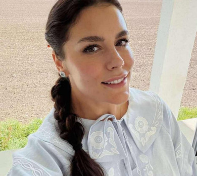 Онуфрійчук у патріотичному луці замилувала сімейними фото з синочком у вишиванці й шароварах