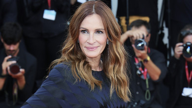 Джулія Робертс у Венеції з'явилася у дебютній сукні нового креативного директора Versace. Фото