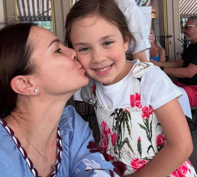 Подкопаєва із чоловіком та молодшою донькою показалася у теплих фотоспогадах про літо