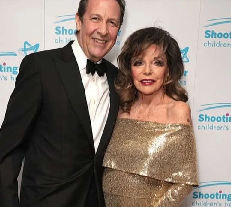 92-річна Джоан Коллінз у золотій сукні та з келихом оголила стегно на благодійному заході в Лондоні