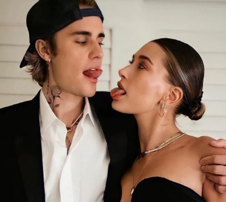 Королева хідника та хлоп із сусіднього району: Біберів зазнімкували на вулицях Нью-Йорка. ФОТО