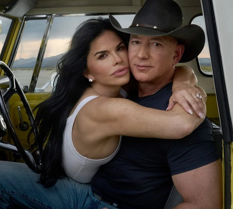 Хочеться розбачити: помпезну фотосесію засновника Amazon Безоса з нареченою для Vogue рознесли в мережі