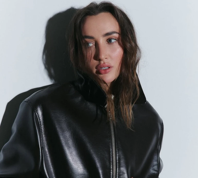 Дізналася, що є дружина: Різатдінова про розставання з Онищенком і що скаже сину, коли той спитає про батька