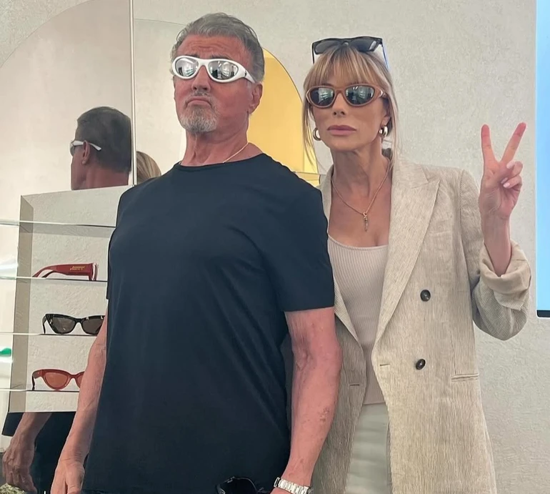 Моя неймовірна дружина: Сталлоне з нагоди 57-річчя коханої адресував їй слова подяки та показав романтичні фото