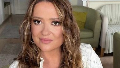 Могилевська повідомила, де вчитиметься її старша донька, і показала її в своїх обіймах та себе малу