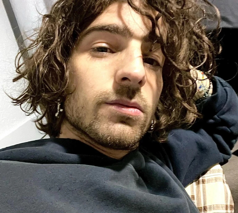 Для тих, хто казав мені розчесатися: Дантес повеселив мережу незвичною зачіскою. Фото