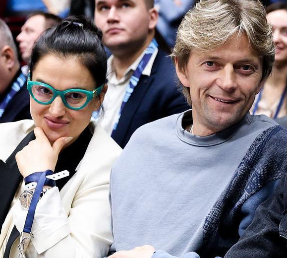 Підклали шлюшку: ексдружина Тимощука прокоментувала чутки про його виїзд з Росії та розказала, як нинішня жінка тримає його за яйця