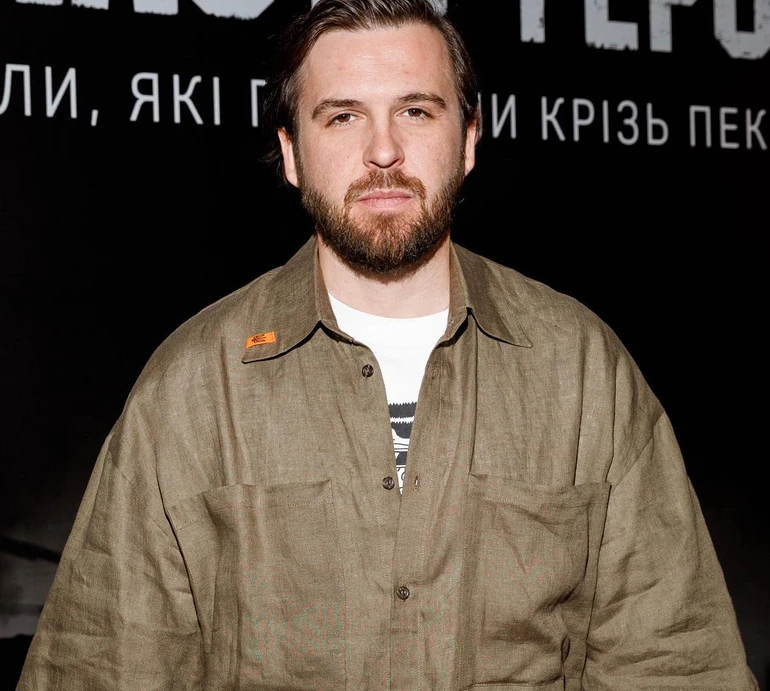 Танчинець милими фото привітав з 6-річчям його любов і щастя